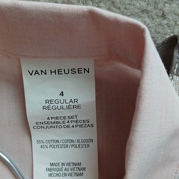 Boys Van Heusen 4 pc Suit - Picture 6 of 7